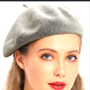 Wool blend baret     NWT